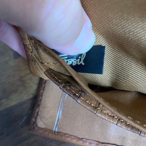 Fossil Genuine Leather Button Closure Flap Wallet Clutch Card Holder Tan Boho - Picture 12 of 16